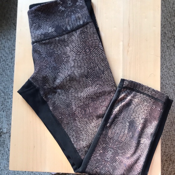 Lululemon Wunder Under Capris